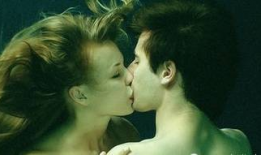 男女亲吻视频,男女亲吻视频捕捉浪漫瞬间